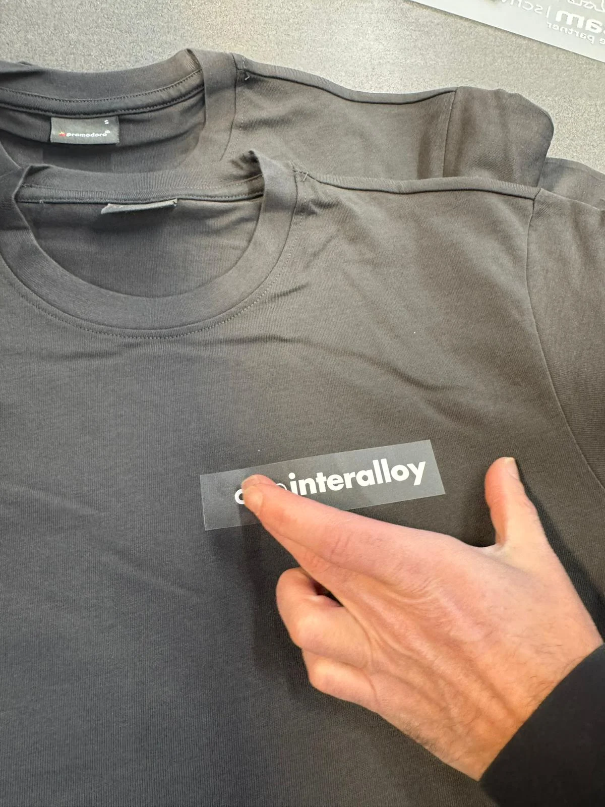 Interalloy Etikett