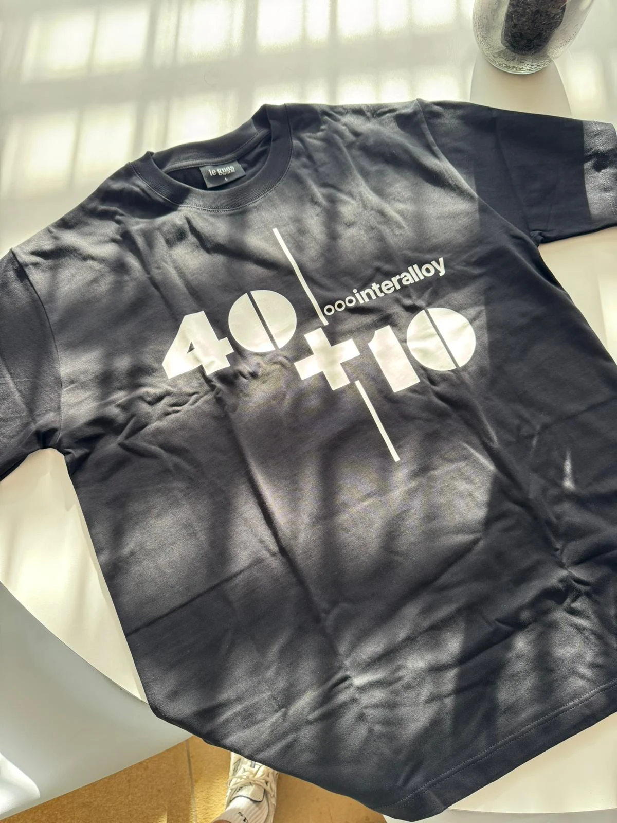 40+10 gefaltetes T-Shirt